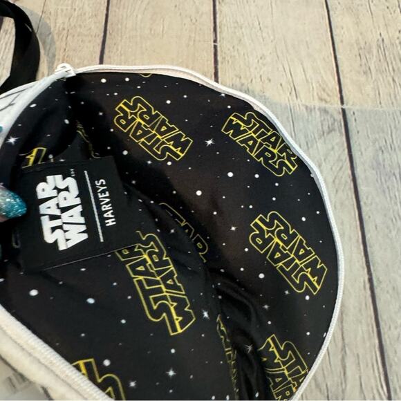 Harvey’s Star Wars Millennium Falcon Plush Crossbody Bag - Picture 3 of 3